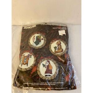 Janlynn #50-660 Christmas Holiday‎ vine wreaths cross stitch 1986